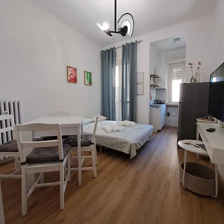 Casa Five Next To Metro