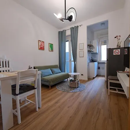 Casa Five Next To Metro Apartamento