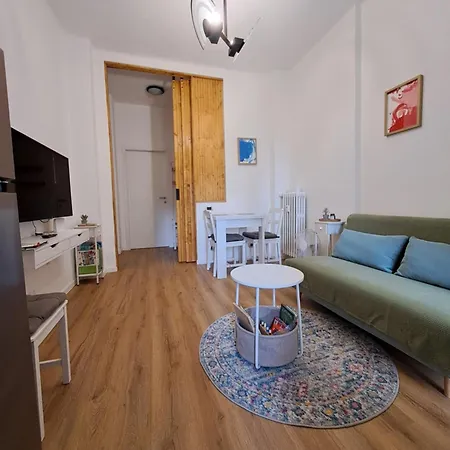 Casa Five Next To Metro 아파트 *