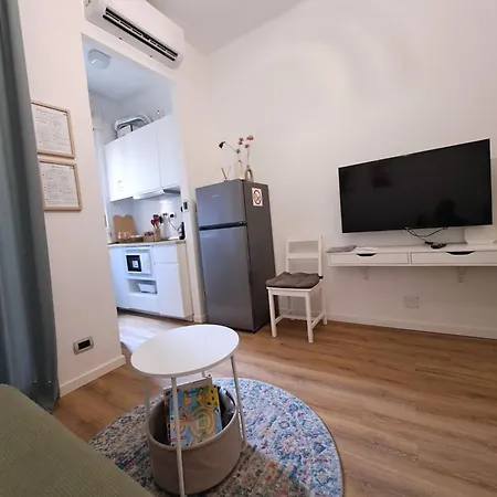 Casa Five Next To Metro 아파트 *
