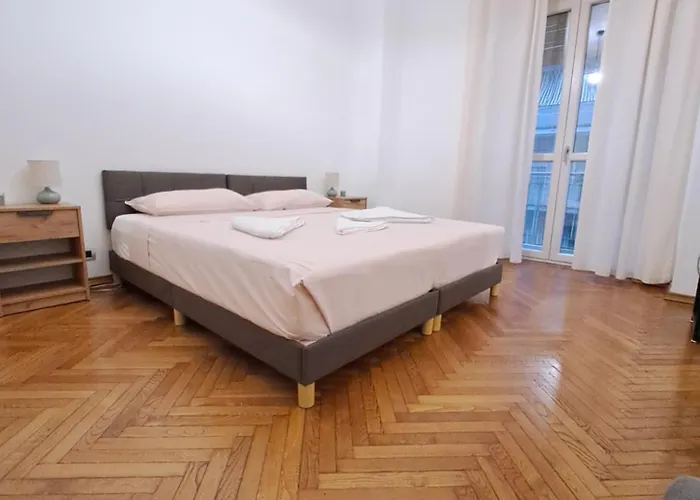 Casa Five Next To Metro 公寓